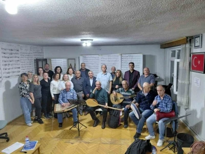 Halk müziği aşıkları Gökkuşağı Halk Müziği Korosu’nda bir araya geldi
