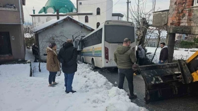 Halk otob&uuml;s&uuml; eve daldı; b&uuml;y&uuml;k bir faciadan d&ouml;n&uuml;ld&uuml;
