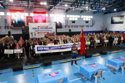 Halk Oyunları Şampiyonası Buldan&rsquo;da renkli g&ouml;r&uuml;nt&uuml;lere sahne oldu
