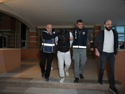 Hamile eşini &ouml;ld&uuml;r&uuml;p 10 g&uuml;n cesediyle yaşayan şahıs hakkında ağırlaştırılmış m&uuml;ebbet talebi
