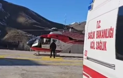 Hamile kadın ambulans helikopterle Van&rsquo;a getirildi
