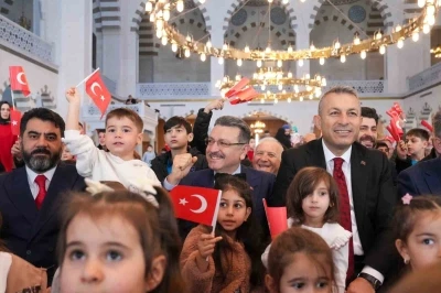 Hanife Hatun Camii &ccedil;ocuklarla şenlendi
