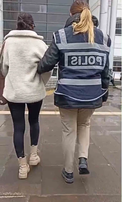 Hapis cezasıyla aranan kadın hırsız Defne&rsquo;de yakalandı
