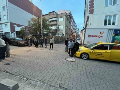 Har&ccedil; karma makinesi, ticari taksinin &uuml;zerine devrildi
