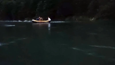 Harşit Çayı’nda balık tutan 2 genç mahsur kaldı
