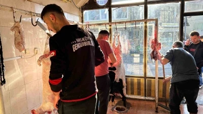 Hask&ouml;y&rsquo;de bayram namazının ardından kurban kesimi başladı
