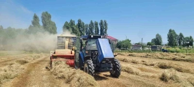 Hask&ouml;y&rsquo;de &ccedil;ift&ccedil;ilerin kışlık yem mesaisi s&uuml;r&uuml;yor
