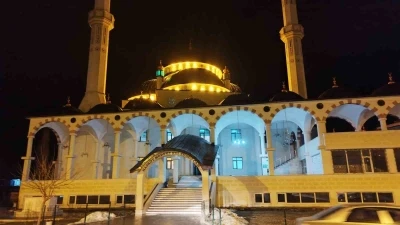 Hask&ouml;y&rsquo;de ilk teravih namazı eda edildi
