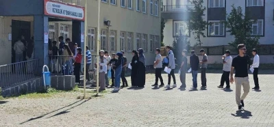 Hask&ouml;y&rsquo;de LGS heyecanı: &Ouml;ğrenciler ve veliler sınav &ouml;ncesi duygularını paylaştı
