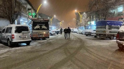 Hask&ouml;y&rsquo;e mevsimin ilk karı yağdı
