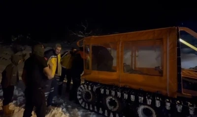 Hasta kadının imdadına paletli ara&ccedil;la AFAD yetişti
