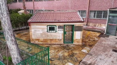 Hastane bah&ccedil;esinde t&uuml;rbe, rivayetleriyle dikkat &ccedil;ekiyor
