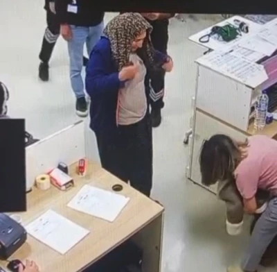 Hastane kantininde boğazına şeker ka&ccedil;an Mina&rsquo;yı hemşire kurtardı

