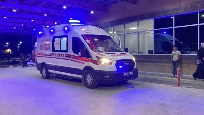 Hastanede bıçaklı kavga: 1 yaralı
