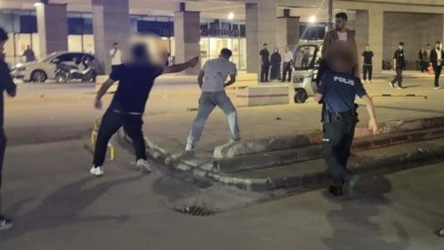 Hastanede bı&ccedil;aklı saldırı: 2'si g&uuml;venlik g&ouml;revlisi 3 yaralı