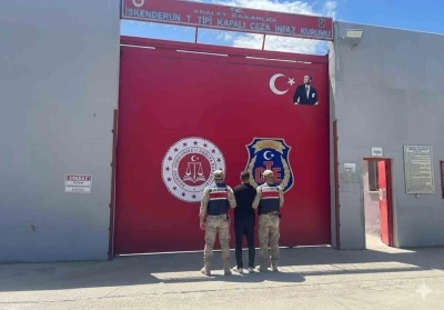 Hatay&rsquo;da  24 yıl 6 ay hapis cezası bulunan cezaevi firarisi yakalandı

