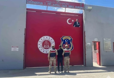 Hatay&rsquo;da 34 yıl hapis cezası ile aranan şahıs yakalandı
