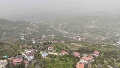 Hatay&rsquo;da &ccedil;&ouml;l tozu etkisini s&uuml;rd&uuml;r&uuml;yor
