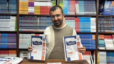 Hatay&rsquo;da depremzede &ouml;ğrencilere 8 bin &uuml;cretsiz deneme kitap&ccedil;ığı dağıtıldı