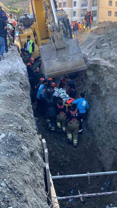Hatay&rsquo;da g&ouml;&ccedil;&uuml;k altında kalan iş&ccedil;i kurtarıldı
