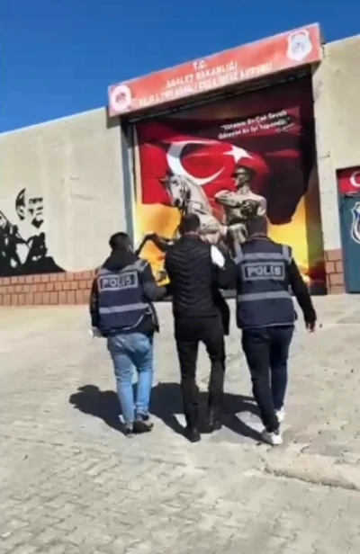 Hatay&rsquo;da hapis cezaları nedeniyle aranan 2 kişi tutuklandı
