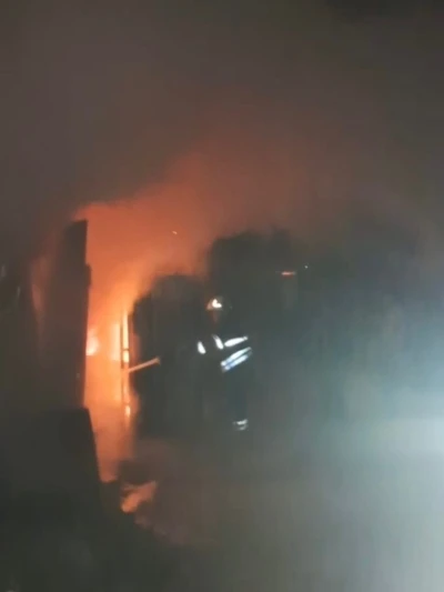 Hatay&rsquo;da konteyner alevlere teslim oldu
