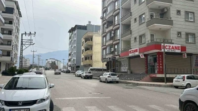 Hatay’da kuvvetli fırtına etkisini hissettirdi
