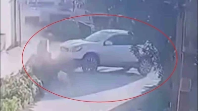 Hatay&rsquo;da motosiklet s&uuml;r&uuml;c&uuml;s&uuml;n&uuml;n &ouml;ld&uuml;ğ&uuml; kaza anı kamerada
