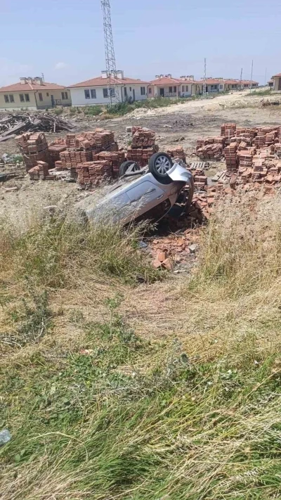 Hatay&rsquo;da motosiklete &ccedil;arpan otomobil takla attı: 1 &ouml;l&uuml;, 1 yaralı
