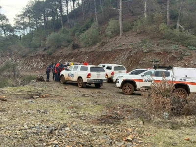 Hatay&rsquo;da penceredeki sinekliği par&ccedil;alayarak evden ayrılan psikolojik rahatsızlığı olan gen&ccedil; 5. g&uuml;nde aranıyor
