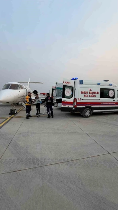 Hava ambulansı 6 g&uuml;nl&uuml;k bebek i&ccedil;in havalandı
