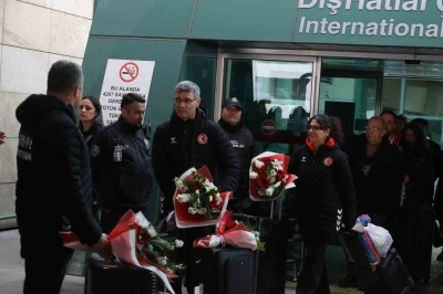 Havalı Silahlar Avrupa Şampiyonası&rsquo;nı 7 madalyayla tamamlayan milli sporcular yurda d&ouml;nd&uuml;
