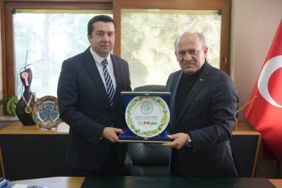 Havran Kaymakamı Evlice, Edremit Ticaret Odası&rsquo;nı ziyaret etti
