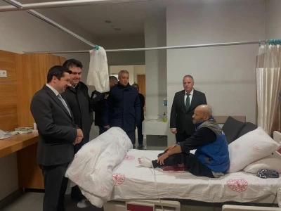 Havran protokol&uuml; yılbaşında g&uuml;venlik g&uuml;&ccedil;lerini ve hastaları yalnız bırakmadı
