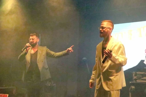 Havza&rsquo;da gen&ccedil;ler Okan ve Volkan ile coştu
