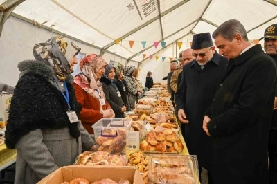 Hayır &ccedil;arşısı bu kez  "İki İnsan Bir Hayat" i&ccedil;in a&ccedil;ıldı
