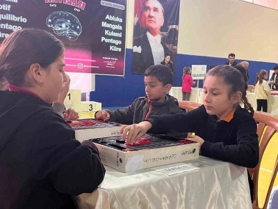 Hayrabolu&rsquo;da akıl ve zeka oyunları turnuvası d&uuml;zenlendi
