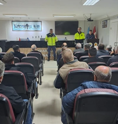 Hayrabolu’da okul servisi şoförleri ve rehber personeller bilgilendirildi
