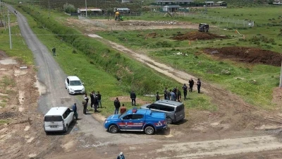 Hayvan g&uuml;bresinin altında kalan gen&ccedil; ağır yaralandı
