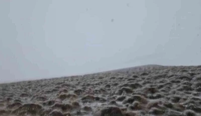 Haziranda yağan kar S&uuml;phan Dağı&rsquo;nı beyaza b&uuml;r&uuml;d&uuml;
