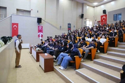 HBB &ouml;ğrencileri sınavda s&uuml;recinde yalnız bırakmıyor
