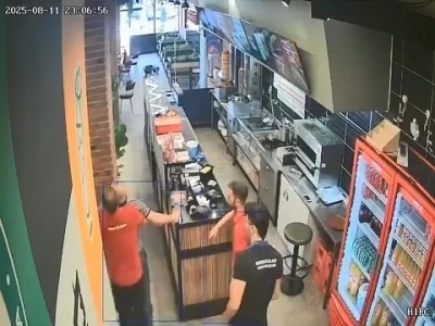 Heimlich manevrası ile müşterisinin hayatını kurtardı
