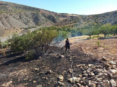 Hekimhan’da ormanlık alanda çıkan yangın söndürüldü

