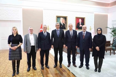 Hekimsen heyeti, Bakan Memişoğlu ile meslek kanunu ve malpraktis konusunu g&ouml;r&uuml;şt&uuml;
