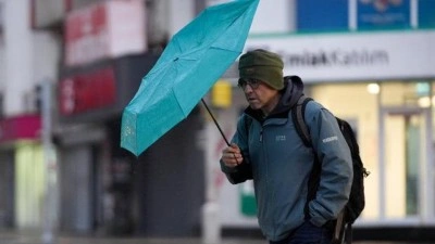 Hem esecek hem g&uuml;rleyecek! Meteoroloji 20 ilde alarm verdi: 80 kilometre hızla geliyor
