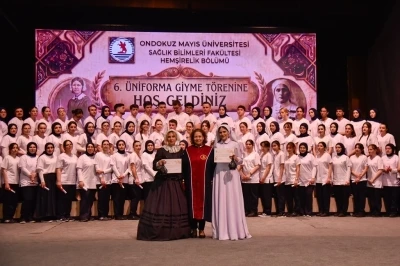 Hemşire adayları &uuml;niformalarını giydi
