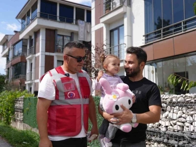 Her gün çöp kamyonunu bekleyen Melisa’ya sürpriz
