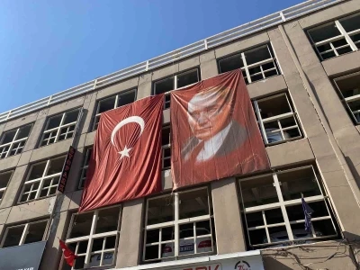 Her yer Türk bayrakları ile süslendi

