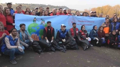 Hevsel Bahçeleri’nde çevre temizliği etkinliği
