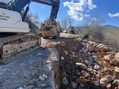 Heyelan alanında stabilizasyon &ccedil;alışması
